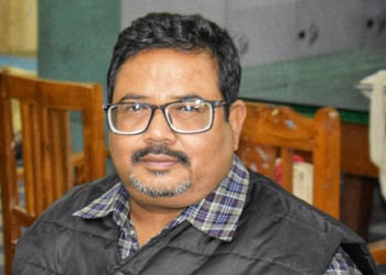 Dr. Subhabrata De Dr. Subhabrata De
